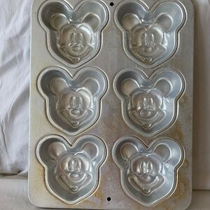 Mickey Mouse cupcake tin baking pan bakeware